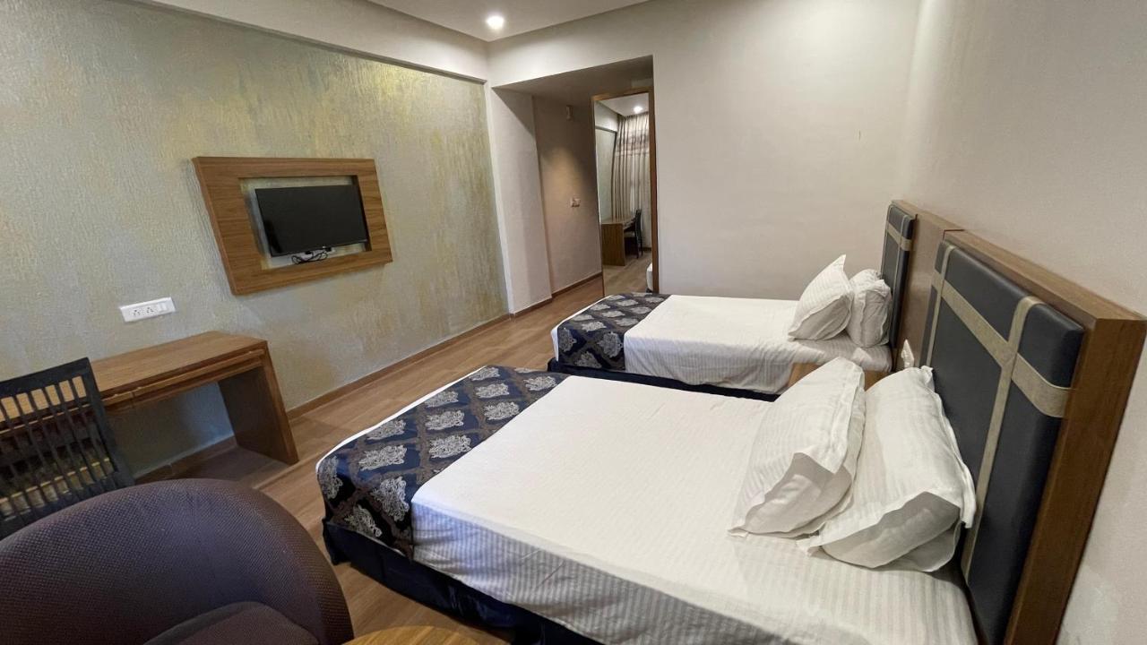 Heaven 7 Hotel & Resort Himatnagar Exterior foto