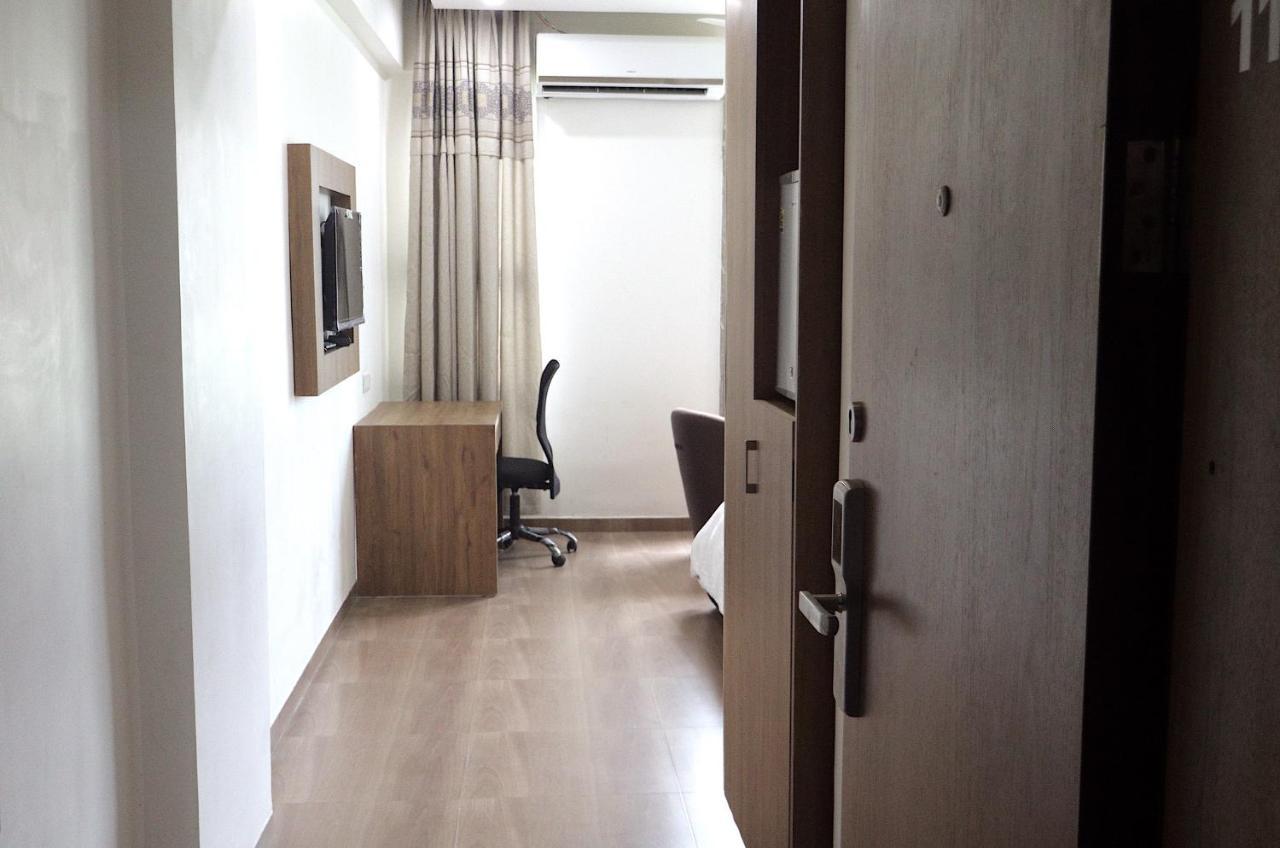 Heaven 7 Hotel & Resort Himatnagar Exterior foto